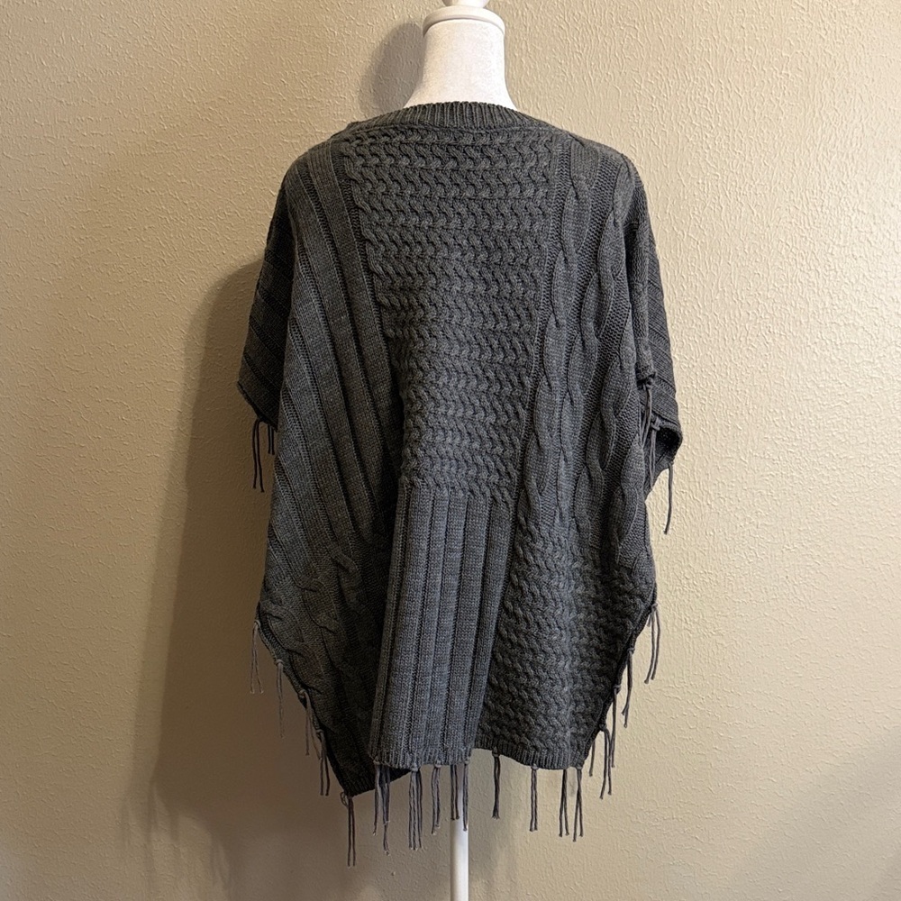 Gray Cable Knit Women's Sweater - Picture 4 of 9